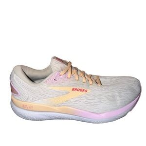Brooks ghost Women's Athletic Shoes - Cream and Pink size 9.5